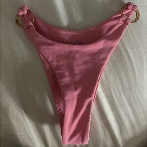 Benoa set! hard to find color🩷 send offers, looking to rehome!